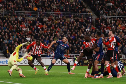 Sunderland son nefeste puanı aldı: Arsenal’in tarihi serisi sona erdi