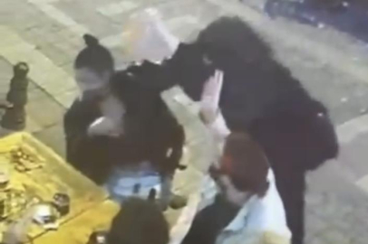 Kadıköy’de korkunç saldırı: Kadını üzerine benzin döküp ateşe verdi!