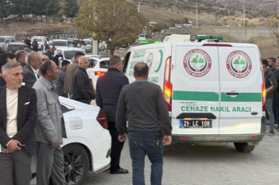 Diyarbakır’da viyadük inşaatı kazasında hayatını kaybeden 4 kişi defnedildi