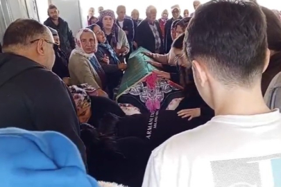 İstanbul’daki otel cinayetinde hayatını kaybeden Melisa Kölekçi, memleketi Tokat’ta toprağa verildi