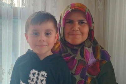 Annenin donarak, oğlunun düşerek öldüğü üzerinde duruluyor