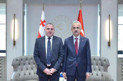 Bakan Uraloğlu: Türkiye-Gürcistan iş birliği bölgesel projeleri güçlendiriyor