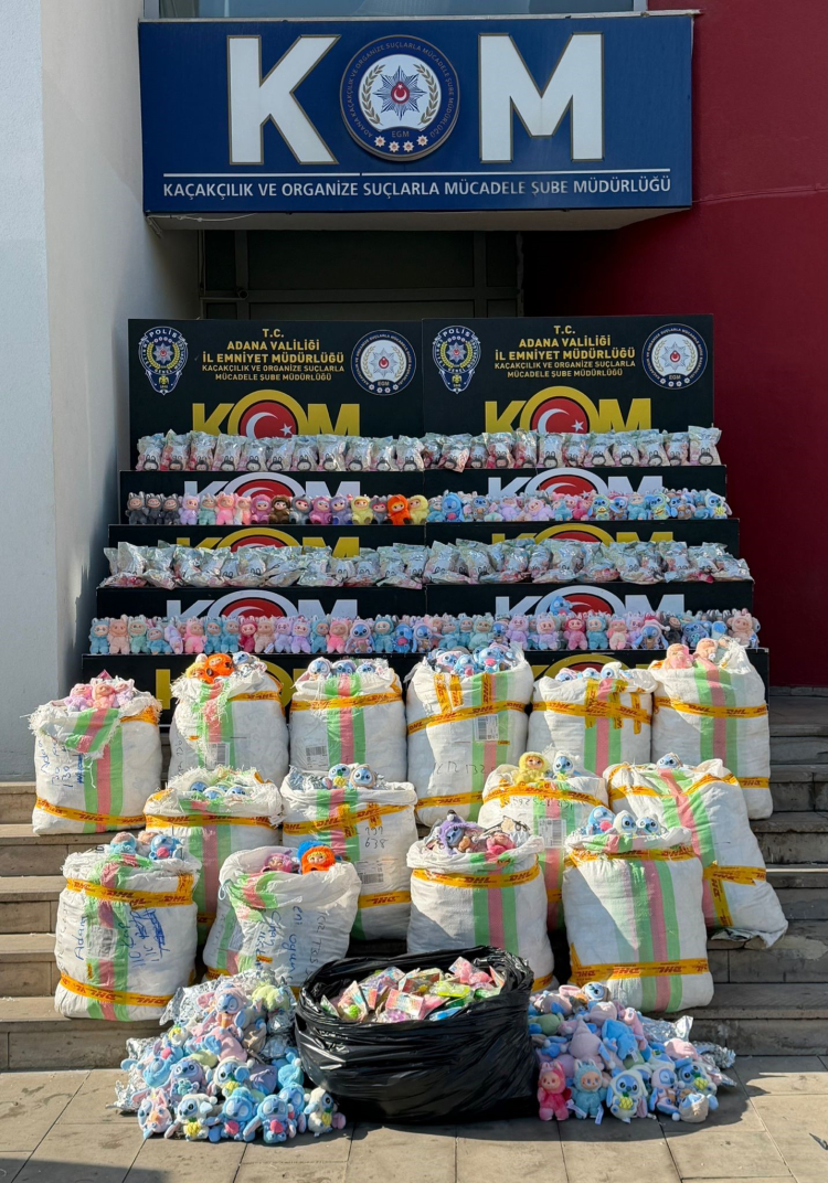 Adana’da 2 bin 605 kaçak ‘Labubu’ oyuncağı ele geçirildi 2