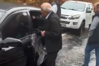 Adana Saimbeyli'de 4 öğretmenin hayatını kaybettiği yola yine kaya parçası düştü, bir otomobil hasar gördü