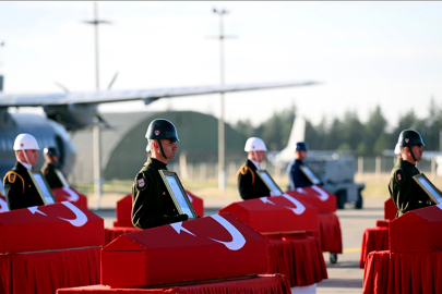 Gürcistan’da düşen C-130 uçağında şehit olan 20 asker için Ankara’da tören düzenlendi