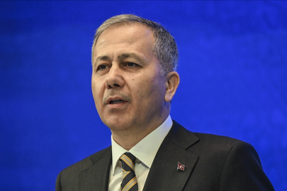 Bakan Yerlikaya: "‘Saldırı amacıyla araçtan inen ve yol kapayan sürücüye’ caydırıcı cezalar geliyor"