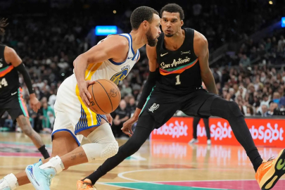 Curry 49 sayıyla Jordan’ı yakaladı, Warriors kazandı