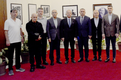 AYAMDER ve Adana Büyükşehir Belediyesi’nde, inşaat sektörünün sorunlarını görüştü