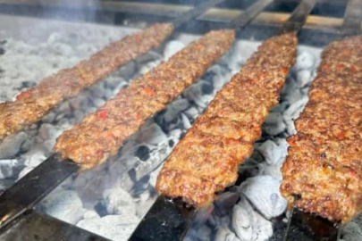 ‘Türkiye'nin en çok akla gelen lezzetleri' listesinde Adana kebabının 3'üncü olmasına tepki