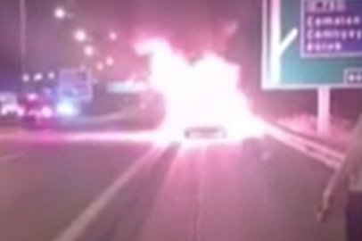 Adana otoyolunda otomobil alev alev yandı