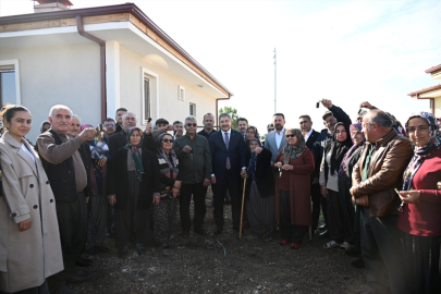 Düziçi’nde depremzedeler için yapılan 12 köy evi hak sahiplerine teslim edildi