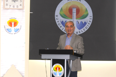 Seyhan’da 50 santimlik kaldırım çilesi vatandaşları zor durumda bırakıyor