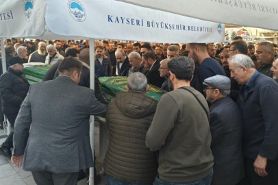 Oğlu tarafından öldürülen adam toprağa verildi