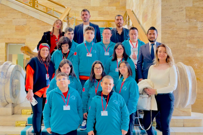 Adana’nın gururu sporcular Ata’yı ziyaret etti