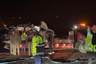 Diyarbakır-Batman karayolunda zincirleme trafik kazası:  4 ölü, 14 yaralı