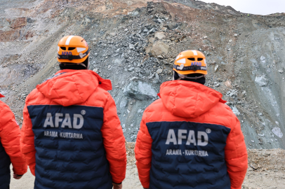 Göçük altındaki işçiyi kurtarma çalışmaları günlerdir devam ediyor