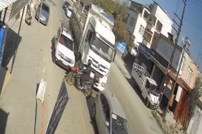 Hatay'da feci kaza kamerada: Ters şeritten geldi, ciple çarpıştı