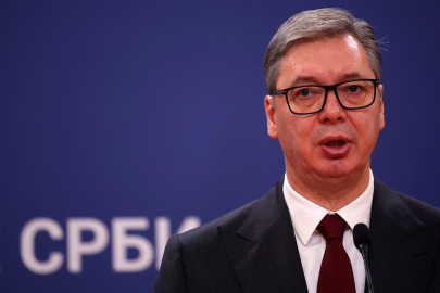 Sırbistan Cumhurbaşkanı Vucic’e ‘savaş turizmi’ suçlaması