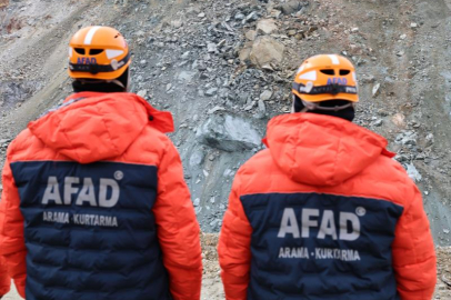 Göçük altında şantiye müdürünü kurtarma çalışmaları 4'üncü gününde devam ediyor