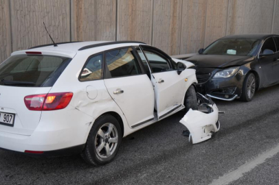 Kırıkkale’de kaygan yol zincirleme kazaya neden oldu: 4 yaralı