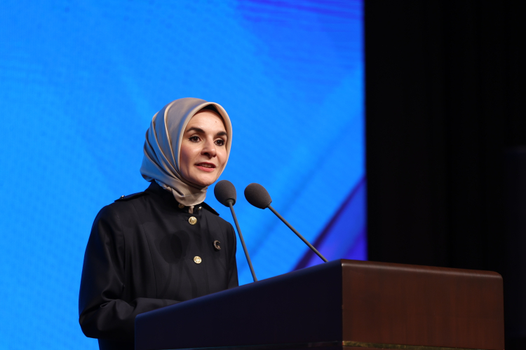 Bakan Göktaş: Aileyi güçlendiren sosyal devlet politikalarıyla gençlerimiz yuvaya daha güvenle adım atıyor