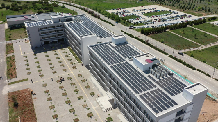 ATÜ çatılara kurduğu GES ile ayda 2 milyon TL tasarruf ediyor 3