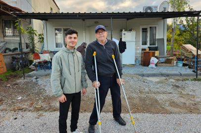 Depremin yaraları Sındırgı’da sarılmaya başlandı