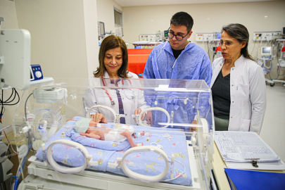 Doruk Özlü, annesinin izinden giderek prematüre bebeklere umut olmak istiyor