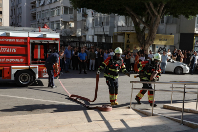 Mersin Büyükşehir Belediyesi binasında yangın tatbikatı yapıldı