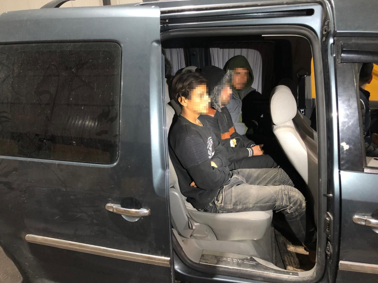 Osmaniye’de 9 düzensiz göçmen ve 3 organizatör yakalandı 2