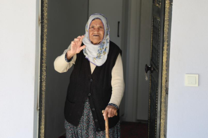 90 yaşında Fatma nine, depremden sonra yeni yuvaya kavuştu