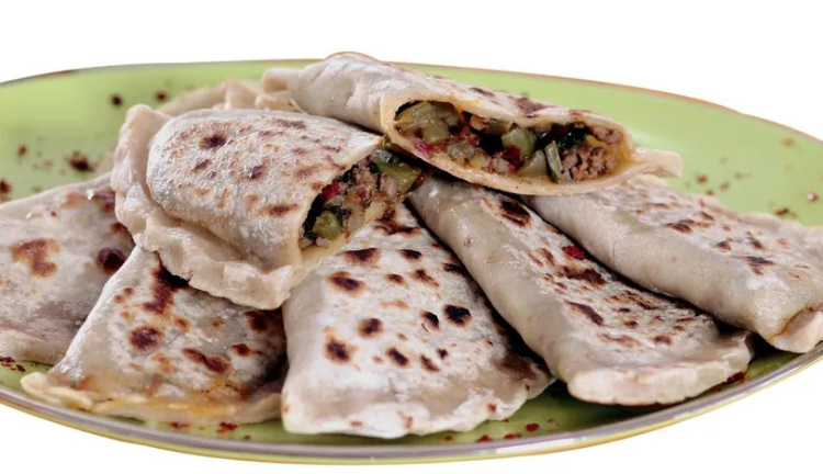 yeşil zeytinli börek