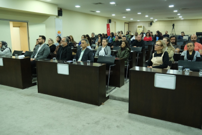 Adana’da evlat edinme ve koruyucu aile süreçleri ele alındı