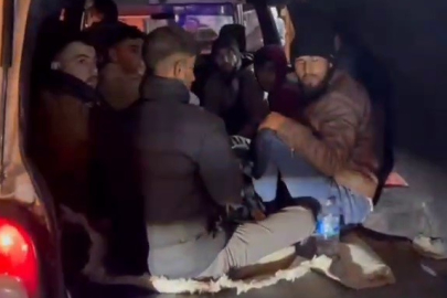 Avrupa hayaliyle çıktıkları yolda minibüs bagajında yakalandılar