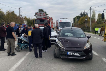 Bilecik'te meydana gelen trafik kazasında 2'si çocuk 5 kişi yaralandı