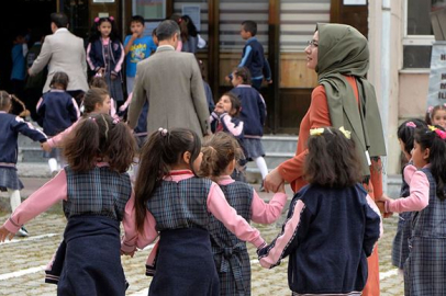 MEB 2025-2026 ara tatil ve sömestr tarihleri | Yarıyıl tatili ve Nisan ara tatili ne zaman?