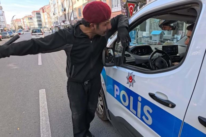 Polis uyarıya geldi, "Ahtım var, benzin döküp yakacağım" dedi