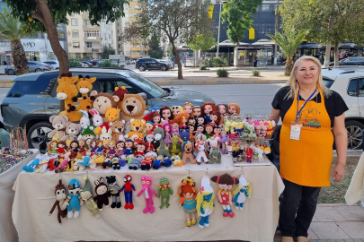 Seyhan’da üreten kadınlar, Öğretmenler Günü’nde vatandaşlarla buluştu