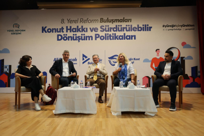 Yüreğir’de konut hakkı ve sürdürülebilir dönüşüm paneli gerçekleştirildi