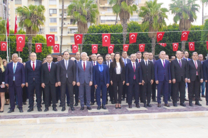 Adana’da 24 Kasım Öğretmenler Günü kutlamaları başladı