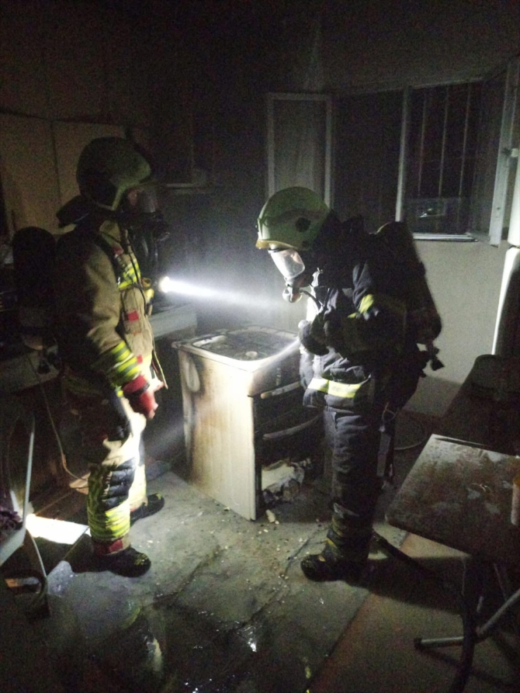 Dörtyol’da ev yangını Bir kişi hastaneye kaldırıldı 2