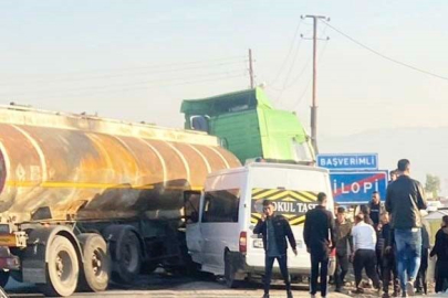 Silopi’de okul servisi ile tanker çarpıştı: 14 yaralı