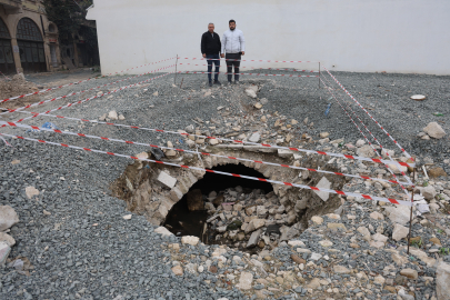 Hatay’da enkaz altından tarihi su kanalı ortaya çıktı