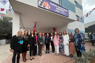 Kadın dayanışmasının meşalesi Seyhan’da yandı