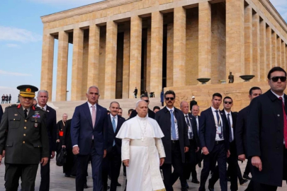 Papa 14. Leo Türkiye'de: Anıtkabir ziyaretiyle başladı, rota İznik ve İstanbul