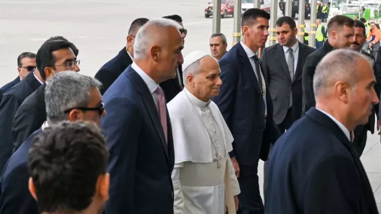 Papa 14. Leo Türkiye'de Anıtkabir ziyaretiyle başladı, rota İznik ve İstanbul 4