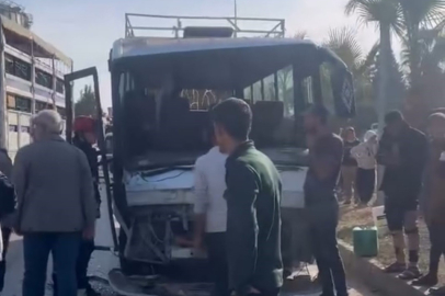 Adana’da işçi servisi ve 2 araç çarpıştı: 4 yaralı