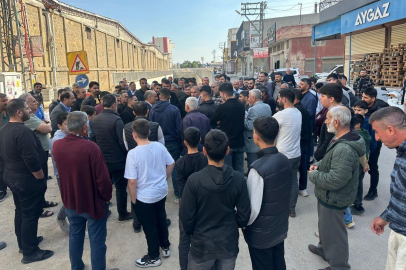 Alt geçit bitmeyince "bitme" noktasına gelen esnaf isyan etti