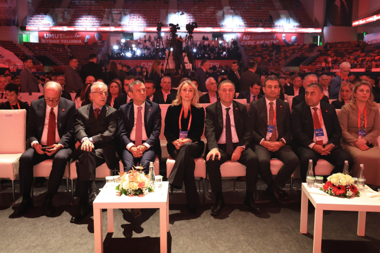 CHP kurultayında tüzük devrimi PM 80 kişiye çıkıyor, gençlik kotası birleşiyor 2