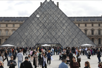 Louvre Müzesi'nde soygun sonrası tarife değişti: Giriş ücretine yüzde 45 zam